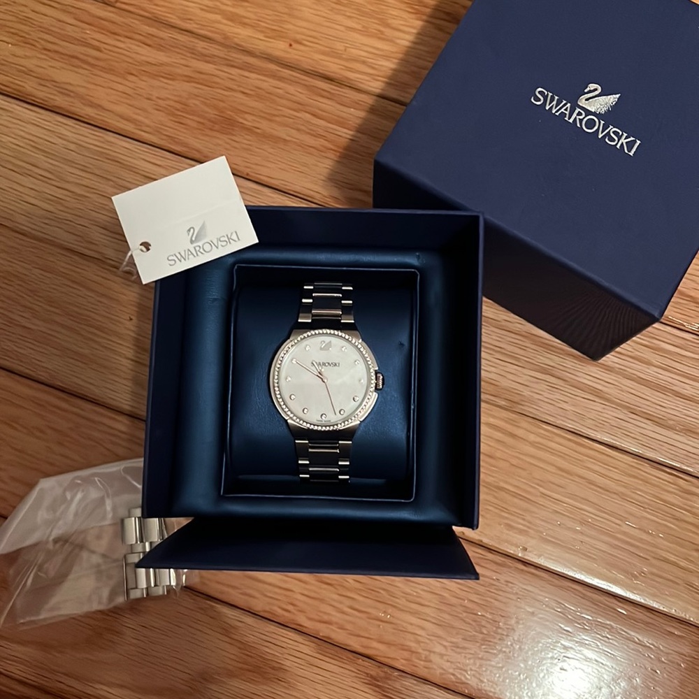 LIKE NEW SWAROVSKI WATCH